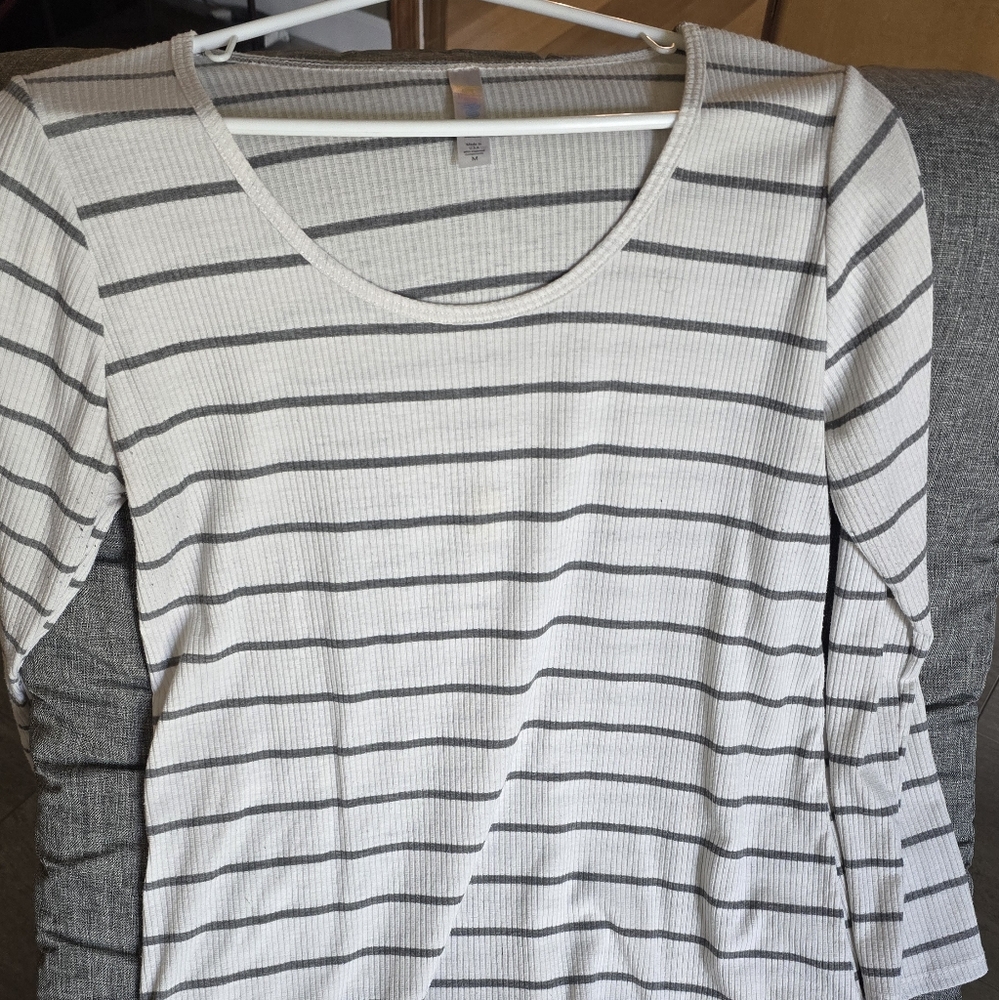 Lularoe shirts